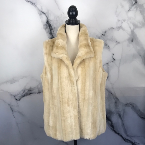Kristen Blake Cream Faux Fur Vest 